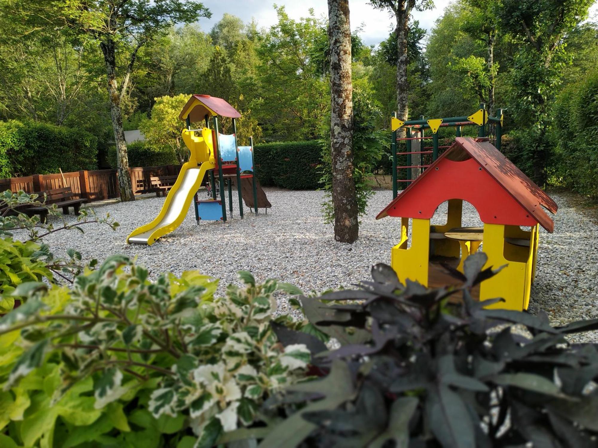 Camping La Digue Chauzon エクステリア 写真